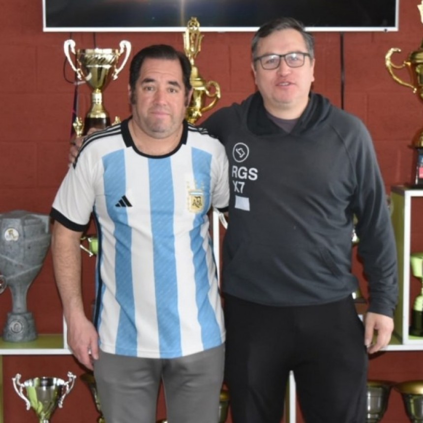 DEBUT CON TRIUNFO PARA LA SELECCIÓN DE COCHO MARTÍNEZ